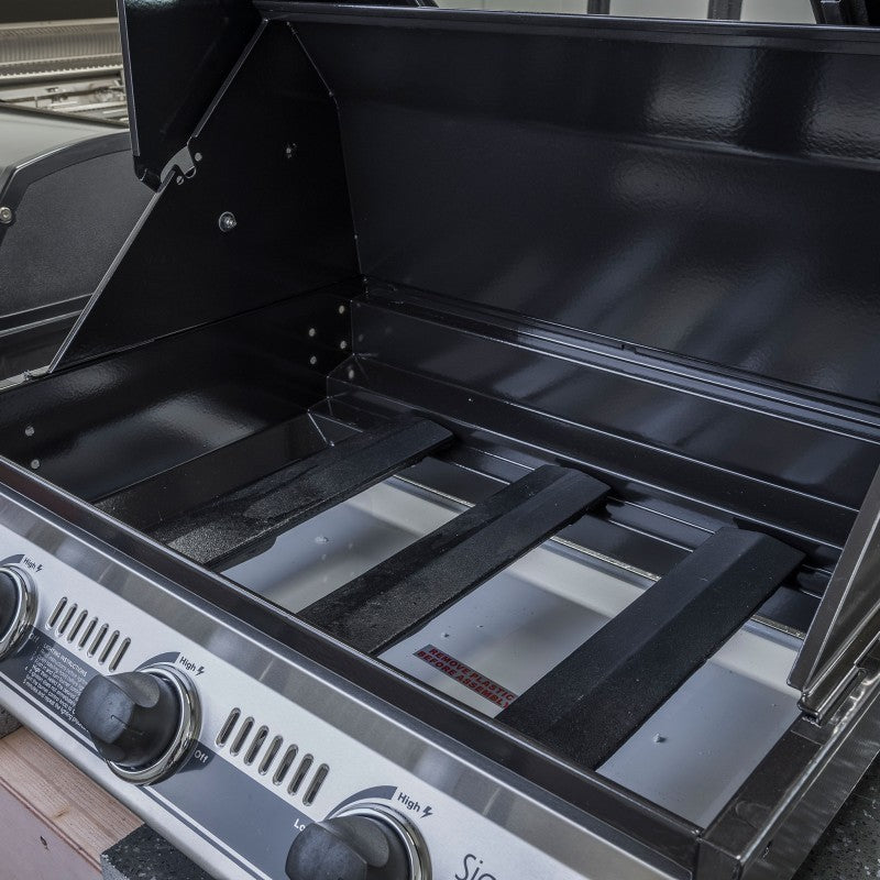 Detalle de los difusores y mandos de la Barbacoa de Gas SIGNATURE PREMIUM 5B BEEFEATER