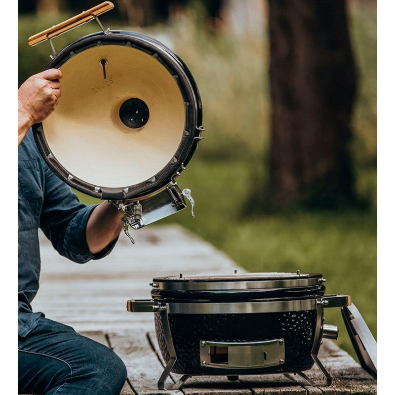 En uso Kamado de Monolith Icon Pro 2.0 con pies