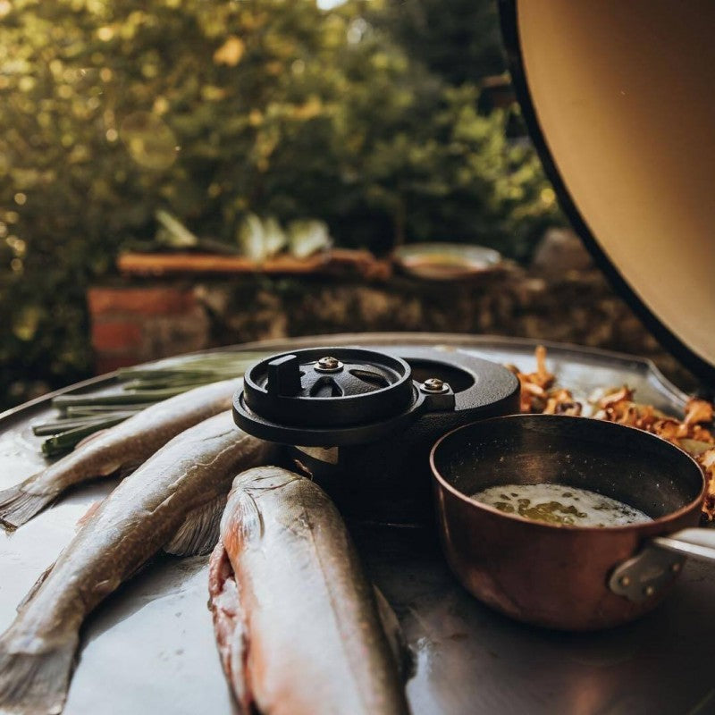 Usando Plancha de acero para el modelo de Kamado Monolith LeChef