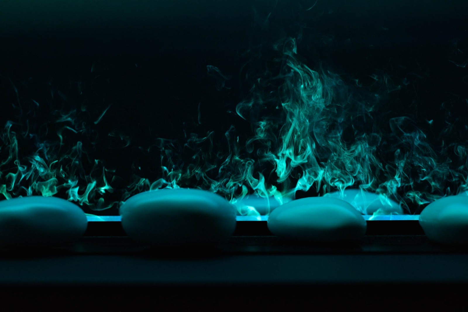 Detalle fuego vapor de agua Kalcifer 60 cm azul