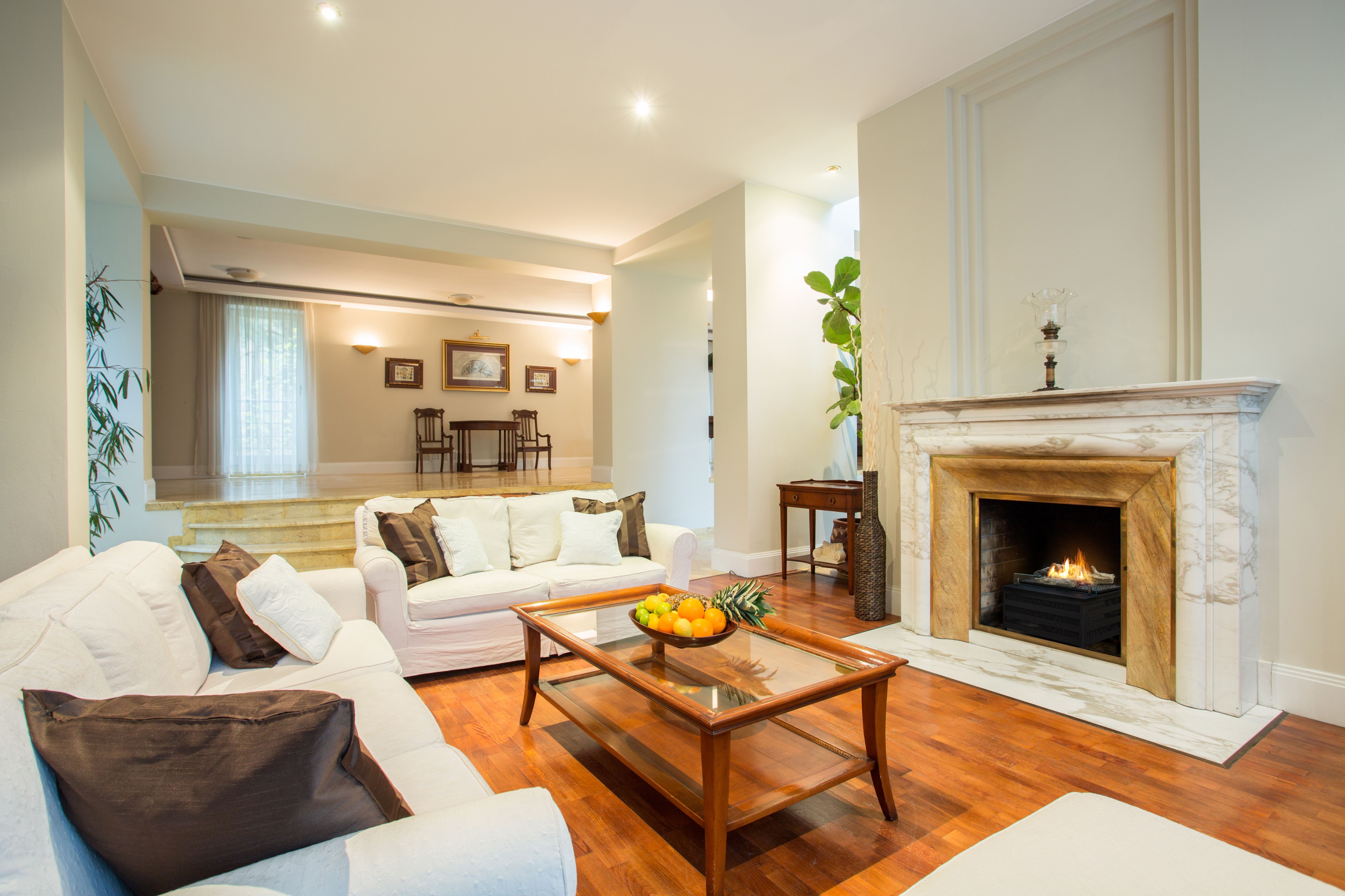 Quemador de bioetanol electrónico Basket Fire Logs Planika en chimenea