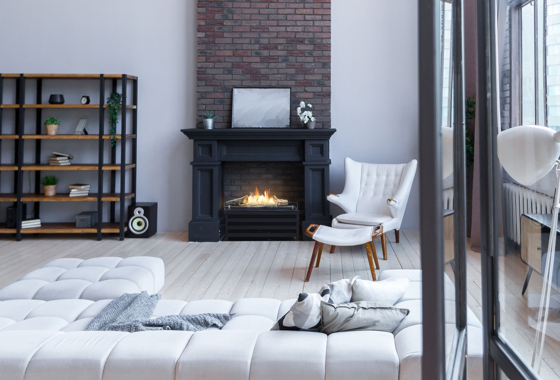 Quemador de bioetanol electrónico Basket Fire Logs Planika chimenea clásica