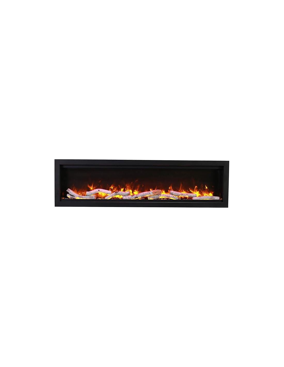 Chimenea Amantii SYM encastrada en pared mostrando su diseño sin marcos visibles