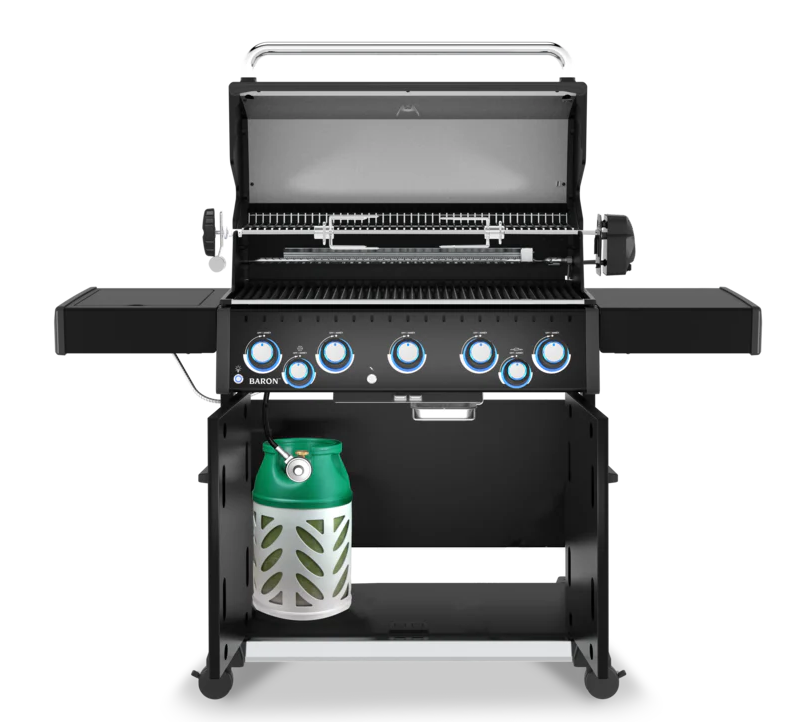 Interior de la barbacoa Baron 590 Shadow abierta mostrando el kit de rustidor premium incluido