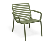 Butaca para zona chill-out Nardi Doga Relax color agave, fabricada en resina de fibra de vidrio de alta resistencia