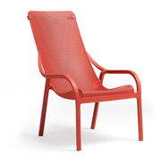 Butaca de relax para exterior Nardi Net Lounge en color coral con diseño ergonómico perforado y acabado mate