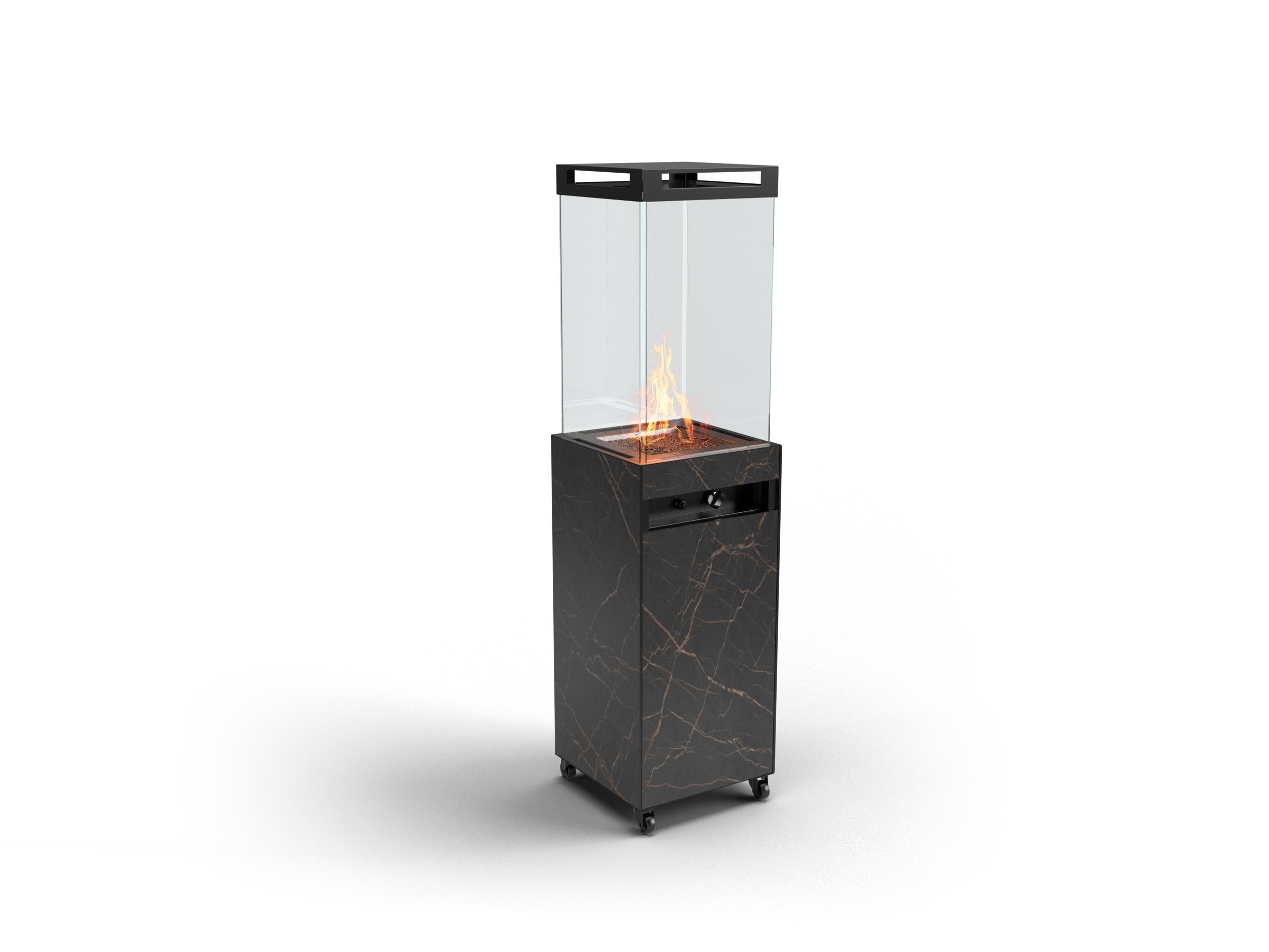 Chimenea de bioetanol Zoia de Planika con techo y acabado en mármol negro