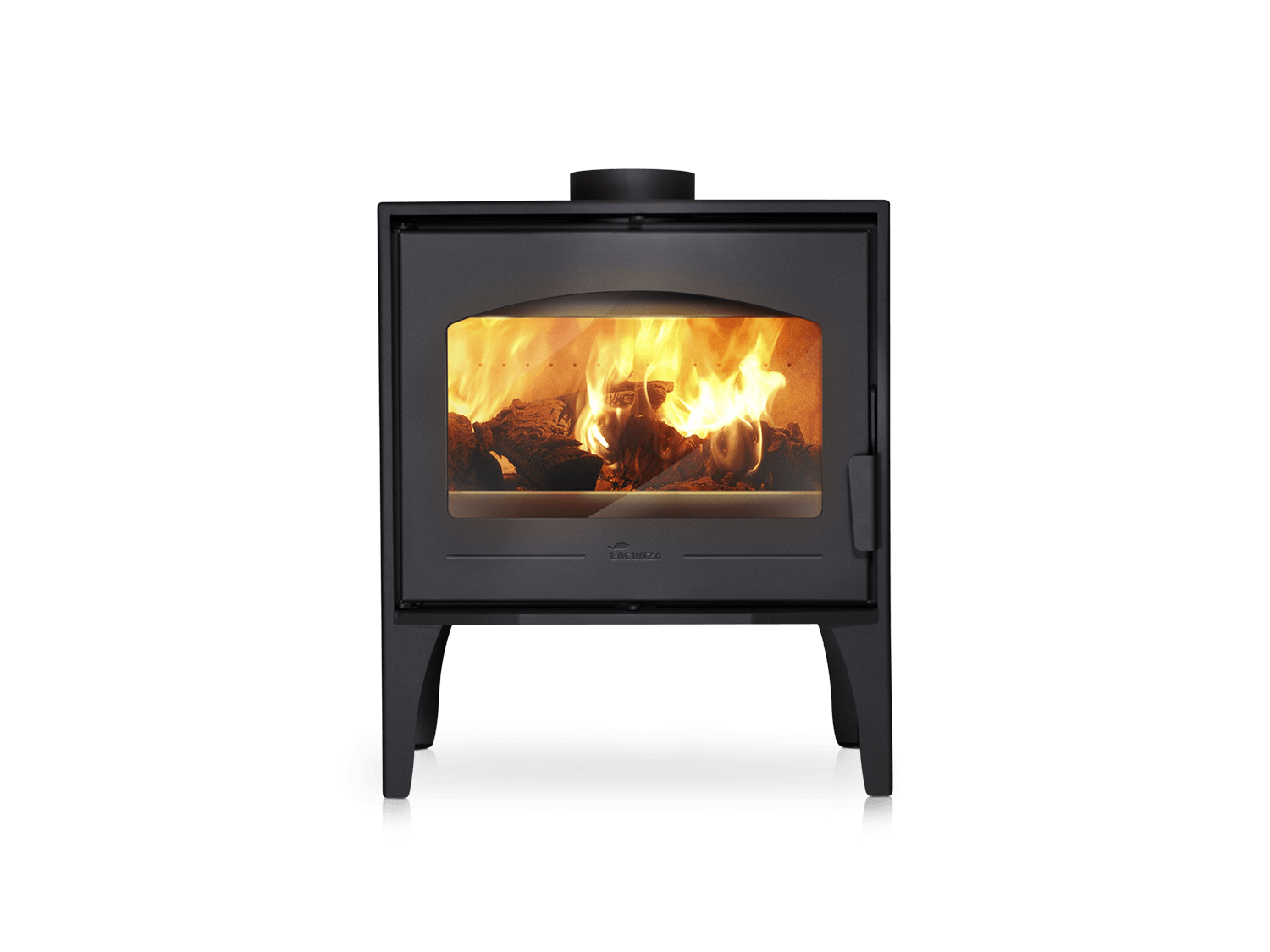 Estufa de leña Lacunza Calpe en funcionamiento, destacando su amplia visión del fuego y diseño clásico en color negro