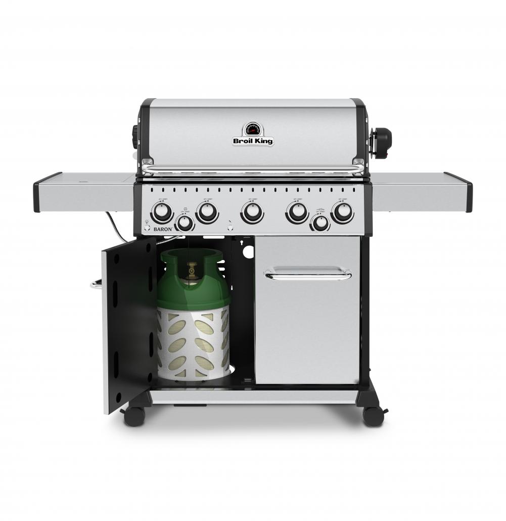 Compartimento inferior de la barbacoa Baron S 590 IR con soporte para bombona de gas y puertas de acero