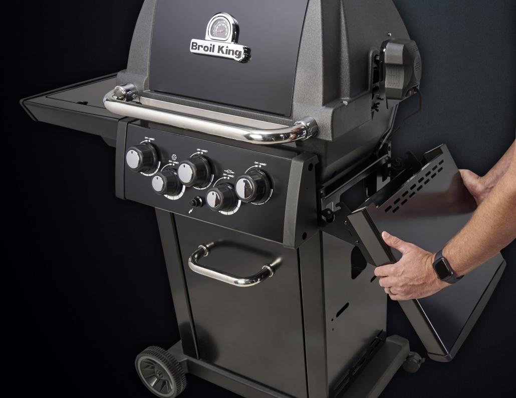 Sistema de gestión de grasa extraíble de la barbacoa Broil King Royal 390 para una limpieza fácil.