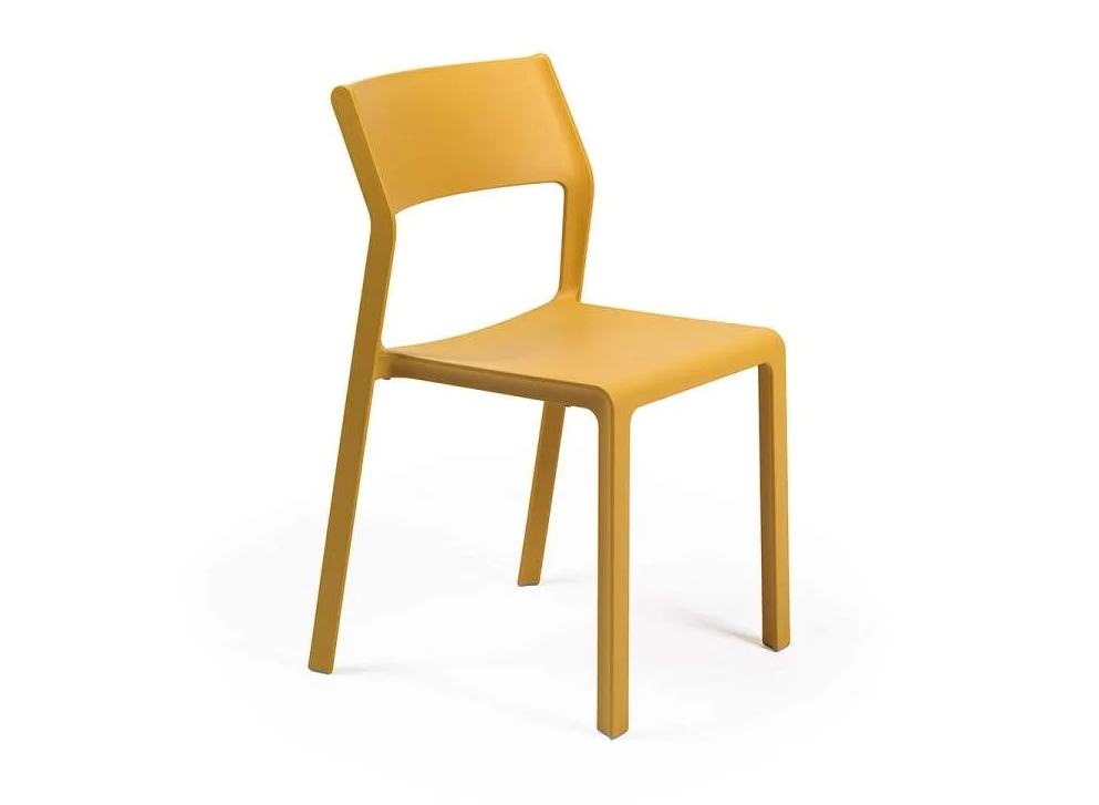 Silla vibrante Nardi Trill Bistrot color senape (mostaza) para añadir un toque de color a proyectos de paisajismo