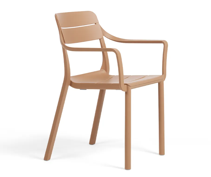 Silla de polipropileno Nardi Cassia color gesso, ideal para ambientes de exterior claros y modernos