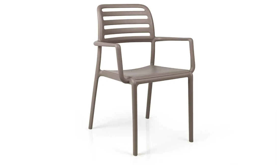 Silla Nardi Costa color tórtora, mobiliario de exterior elegante y de fácil mantenimiento.