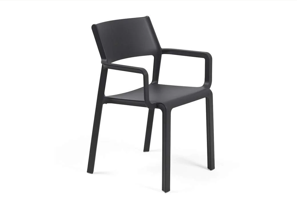 Silla de diseño italiano Nardi Trill Armchair color antracita para proyectos de hostelería y jardines modernos