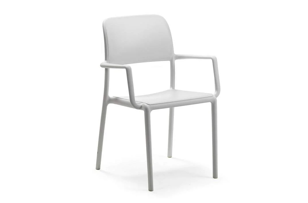 Silla para terraza apilable Nardi Riva blanca, resistente a la intemperie y a los rayos UV, ideal para hostelería