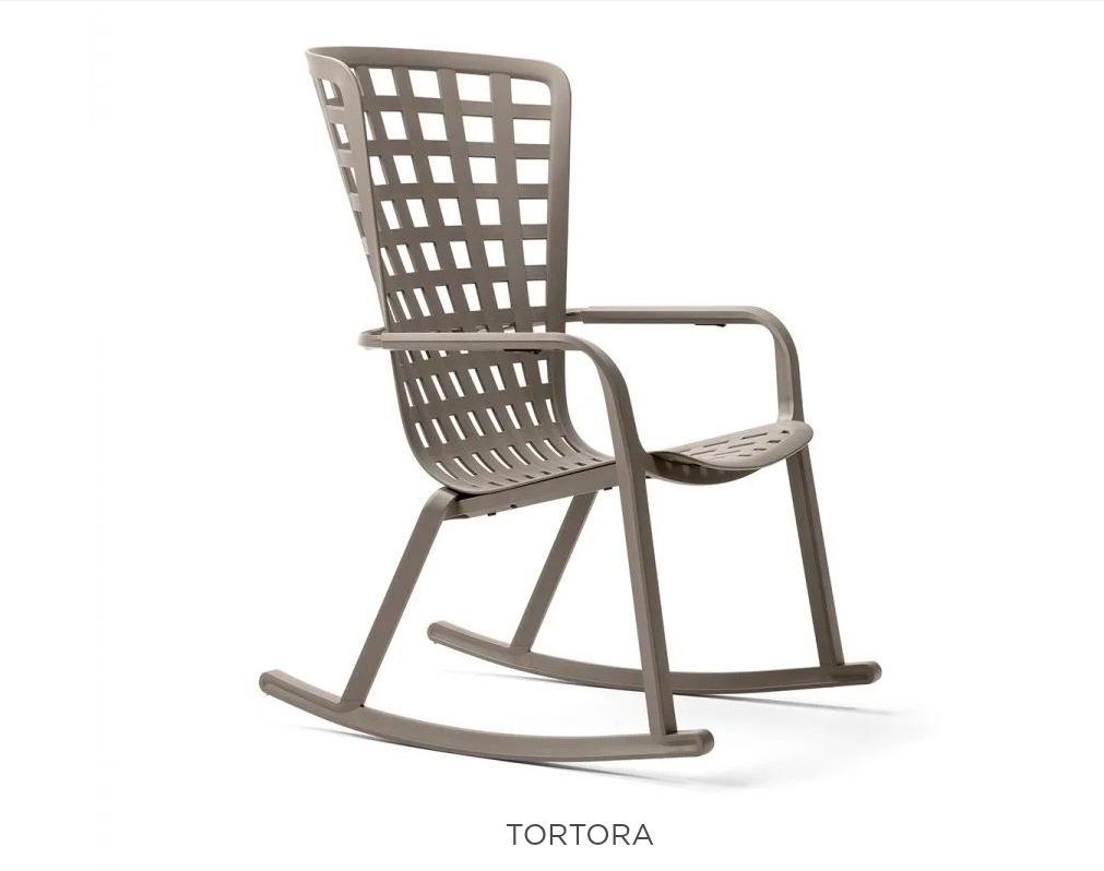 Sillón balancín para terraza Nardi Folio Rocking color tortora, acabado mate y protección contra rayos UV