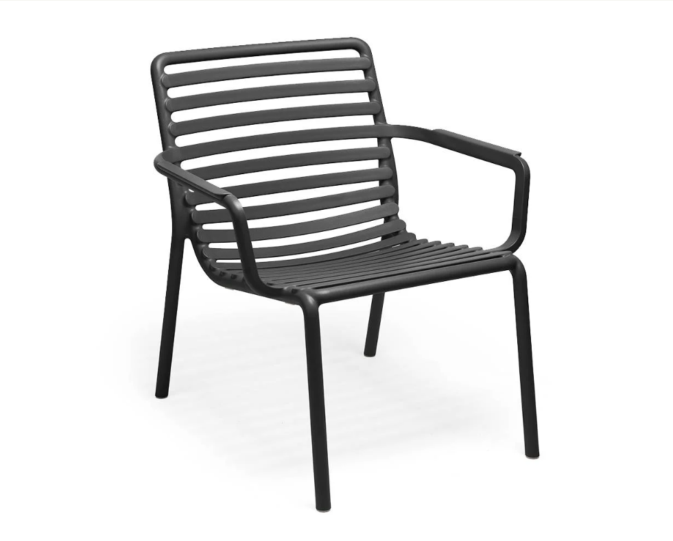 Sillón relax moderno Nardi Doga Relax color antracita, perfecto para proyectos de hostelería y terrazas privadas