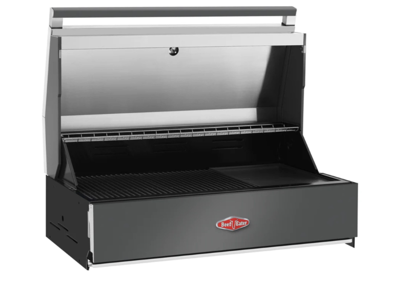 Detalle de la superficie de cocción de 5 quemadores de la BeefEater 1700 con sistema de vaporizadores inoxidable