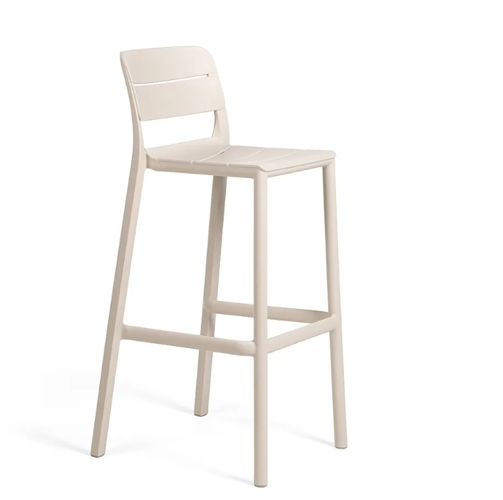 Taburete alto Nardi Cassia Stool en color blanco, pieza monobloque minimalista ideal para barras de bar y cocinas exteriores