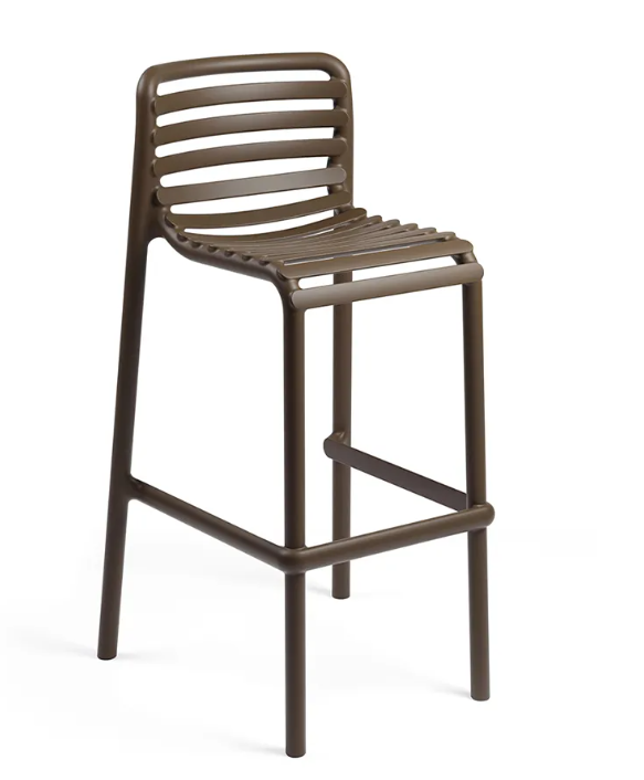 Taburete para barra Nardi Doga Stool color tabacco, resistente a la intemperie y protección UV para uso en terrazas