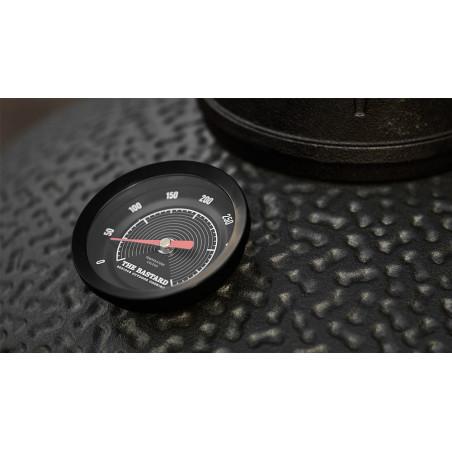 Termómetro de alta precisión integrado en la cúpula mate de The Bastard VX Solo para monitorización térmica